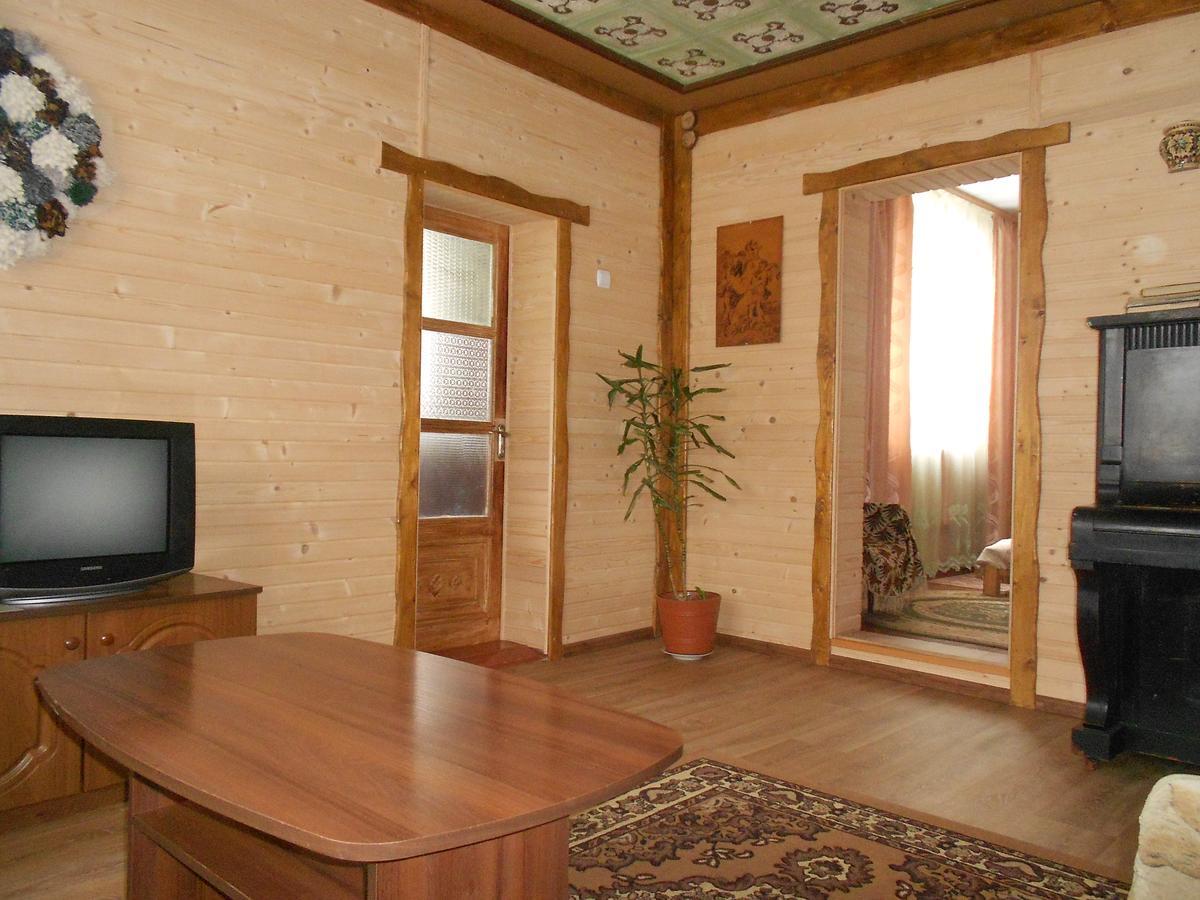 Sadyba Karpatskyi Vedmid Kossiw Exterior foto